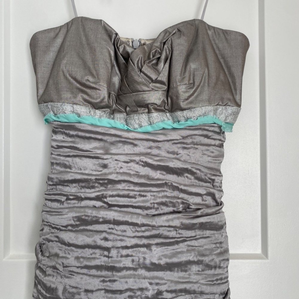 Nicole Miller gown - Picture 2 of 6